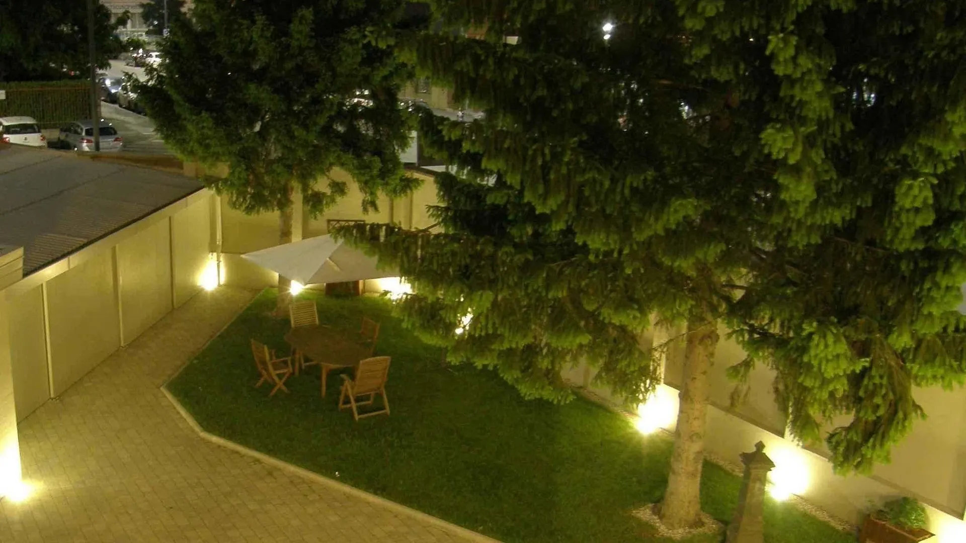 Zuretti 61 Bed & Breakfast Milan Italy